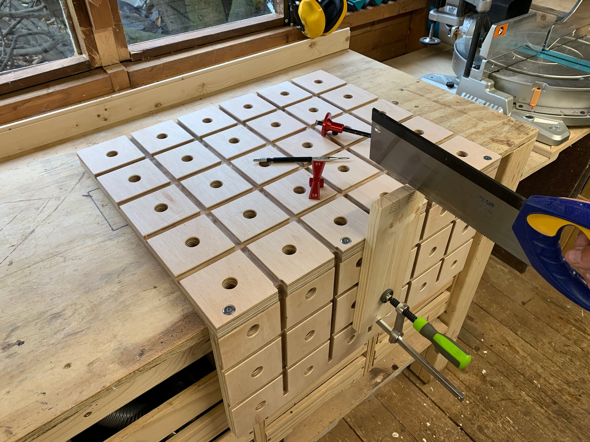 Cutting dovetails and dovetail joints using the Grade B HDS Hold Down System, standard track clamp and a tenon saw