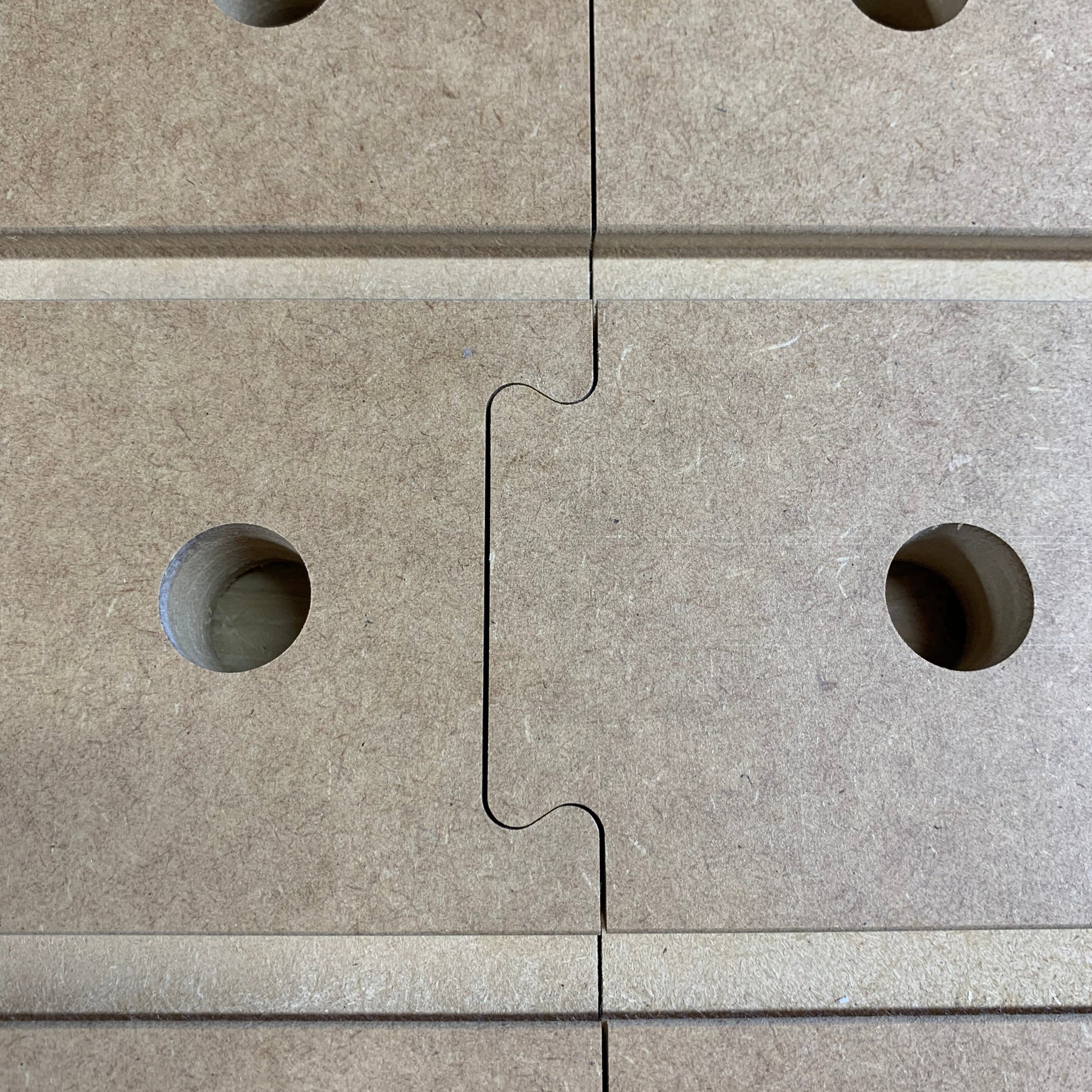 HDS Workbench Top – connection joint overhead detail, hold down system workbench top, made in the UK