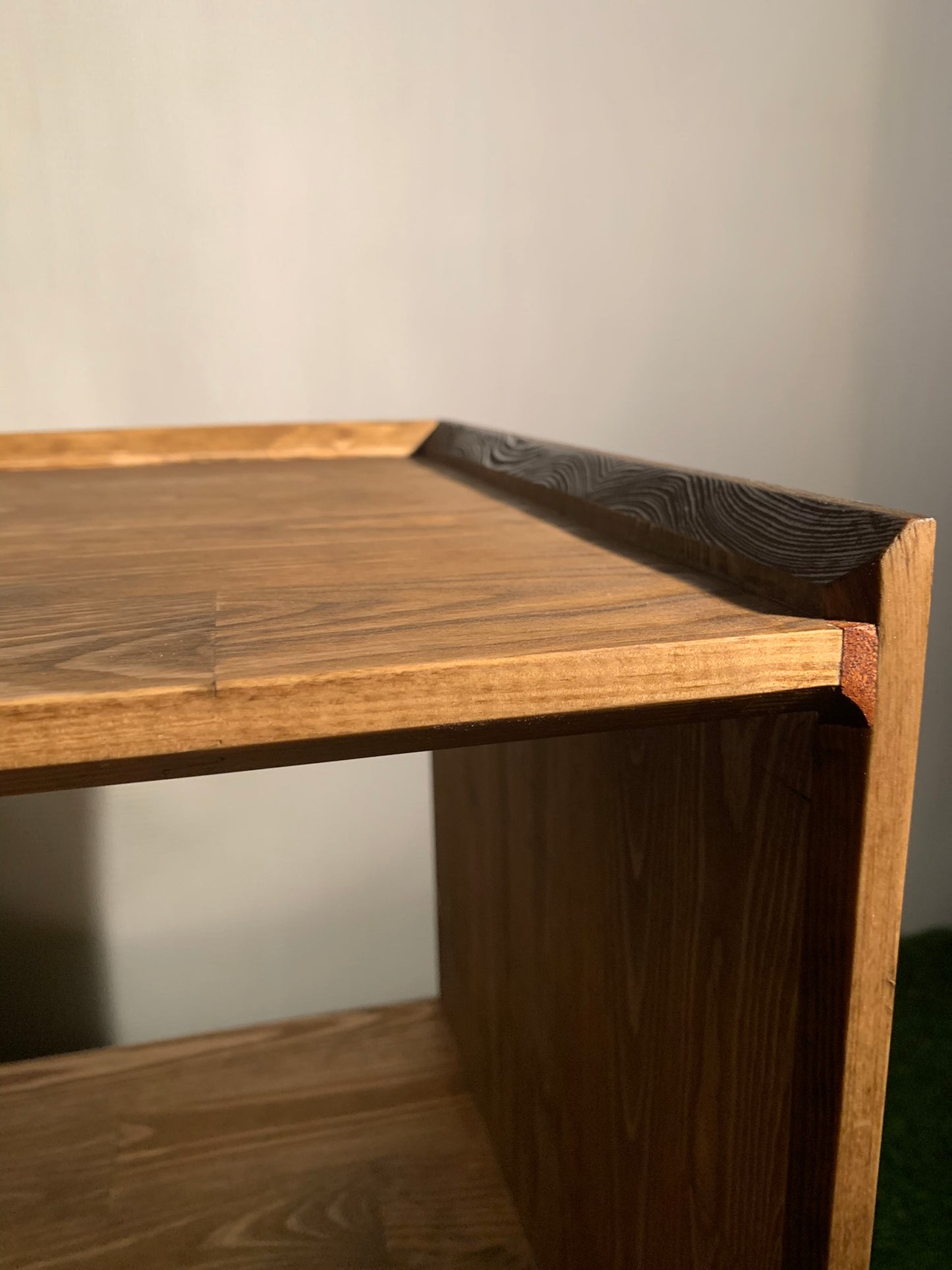 Turntable Stand Shelving Unit in Dark Oak with Hairpin Legs